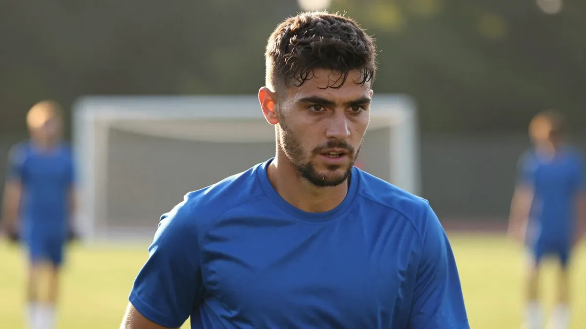 Transfermarkt data reveals Barrow AFC's 23-man squad has an average age of 26.9 and includes five foreign players as the...